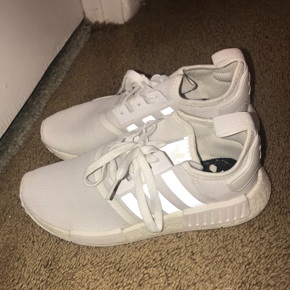 NMD TRIPLE WHITE MENS 7 BASICALLY NEW